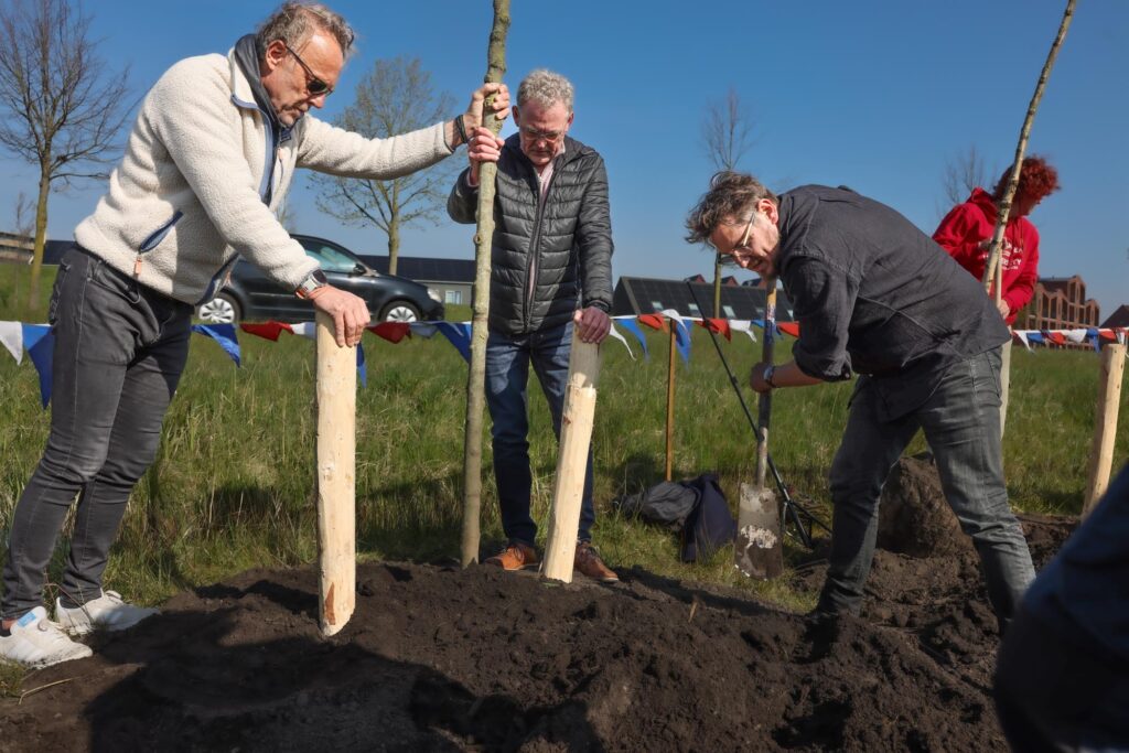C4C_Er fietst een boom door Europa _ By Floris Leeuwenberg-11