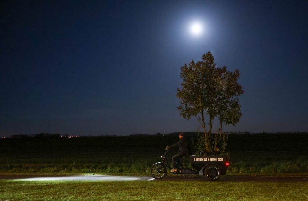 C4C_Er fietst een boom door Europa _ By Floris Leeuwenberg-30