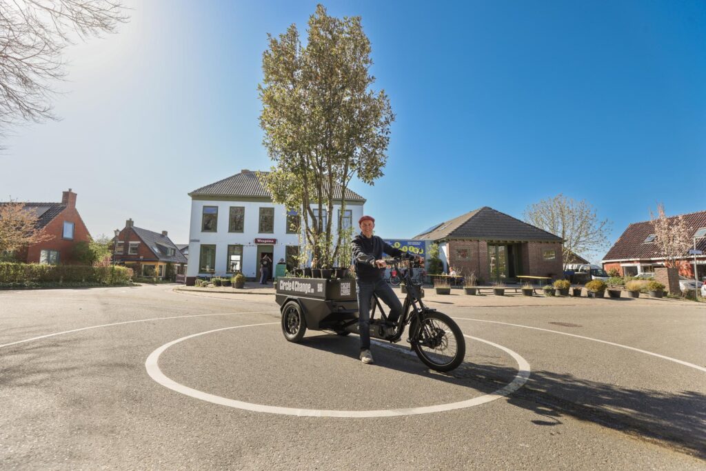 C4C_Er fietst een boom door Europa _ By Floris Leeuwenberg-37